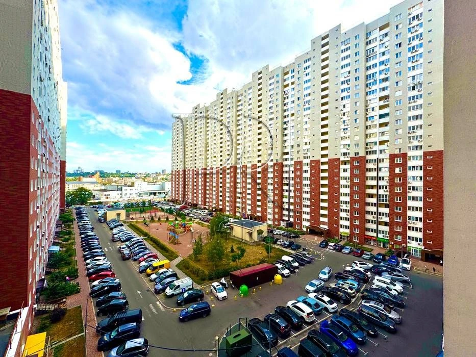 Sale of 2-room apartment in the Navigator Yaskravyy Obolon residential complex