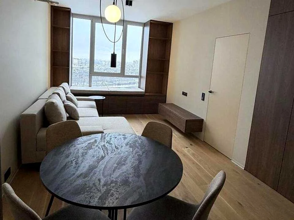 Apartment. Vesoloda Zmiienka Street, Kyiv