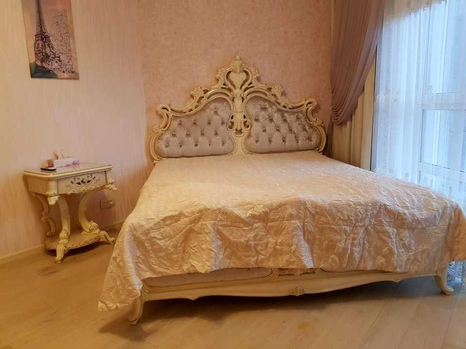 Квартира. Київ, Саперне Поле вул.