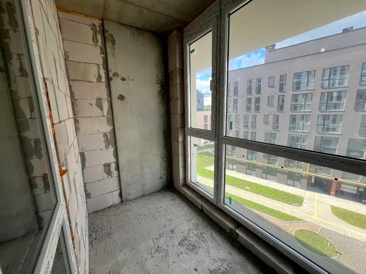 Продаж квартири 2-кімн. 83.5 м² 4/7 пов.