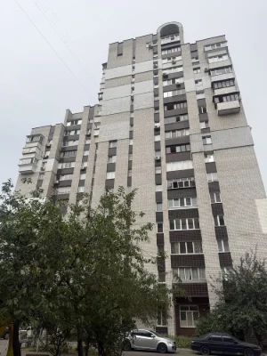 Продається 2-кімнатна квартира на Лівобережній, вулиця Шептицького, 3-Г