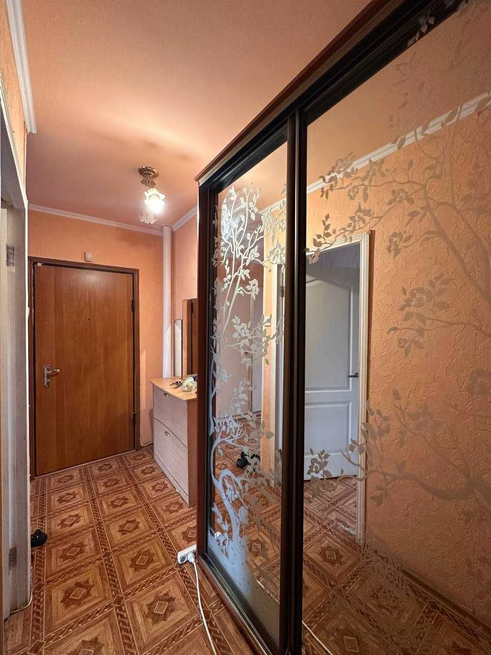 For Sale: 3-Room Apartment in Pavlov Pole