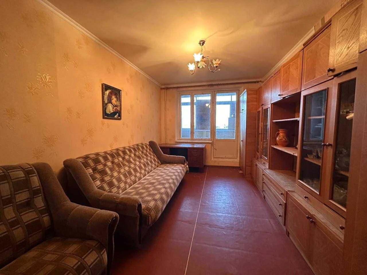 For Sale: 3-Room Apartment in Pavlov Pole