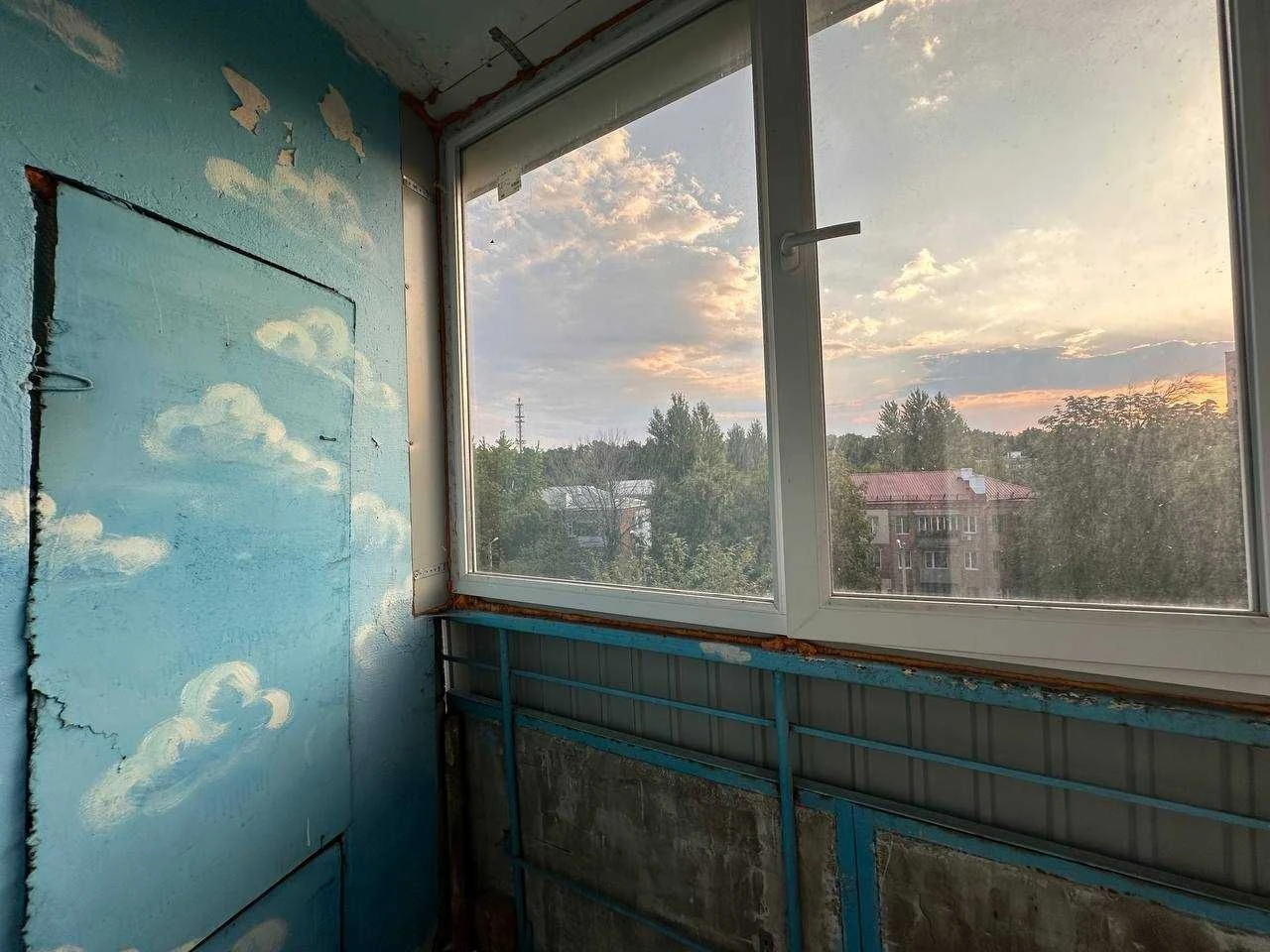 For Sale: 3-Room Apartment in Pavlov Pole
