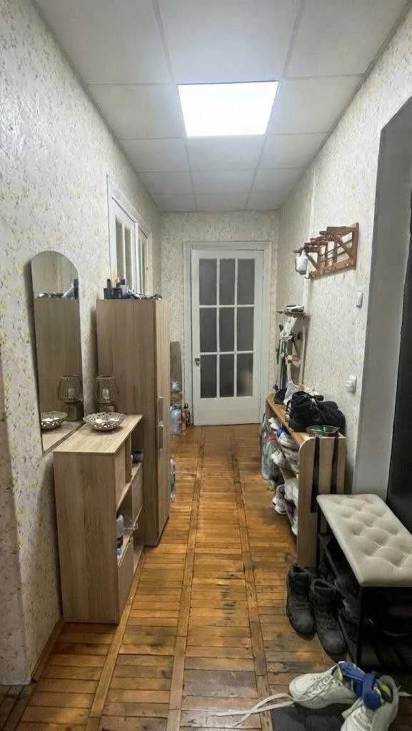 Sale of a 2-room "Stalin" in the very center - Street Preobraz