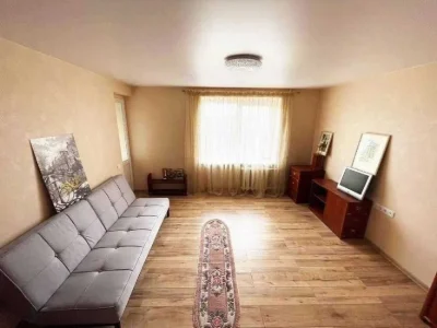 Two-bedroom apartment in Sykhvy