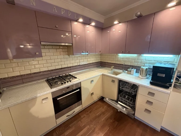 For Sale 3-room apartment on Zverinetska Prospect, Vysotsky Professor Street 16