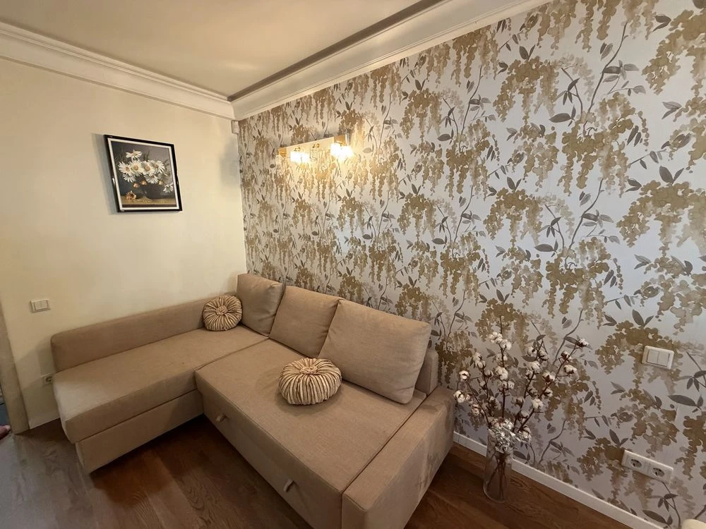 For Sale 3-room apartment on Zverinetska Prospect, Vysotsky Professor Street 16