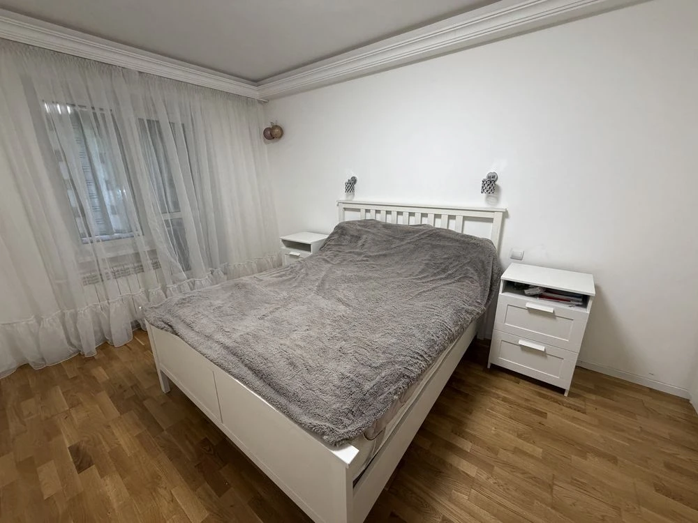 For Sale 3-room apartment on Zverinetska Prospect, Vysotsky Professor Street 16