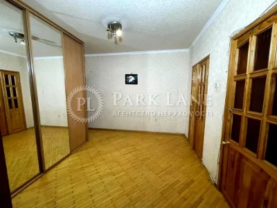 Apartment. Sribnokilska Street, Kyiv