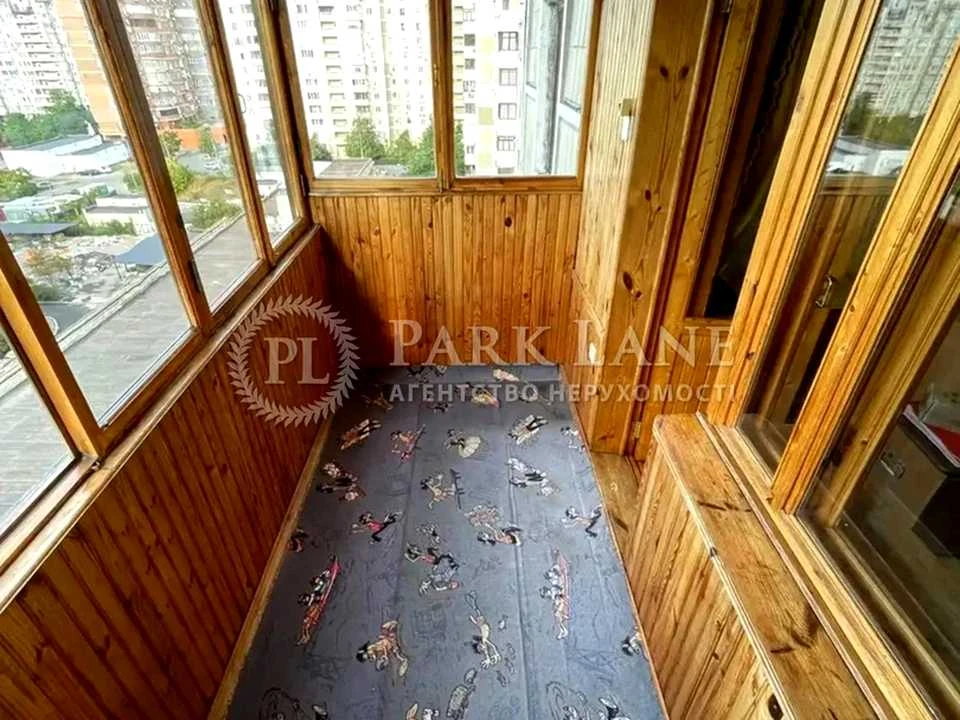 Apartment. Sribnokilska Street, Kyiv