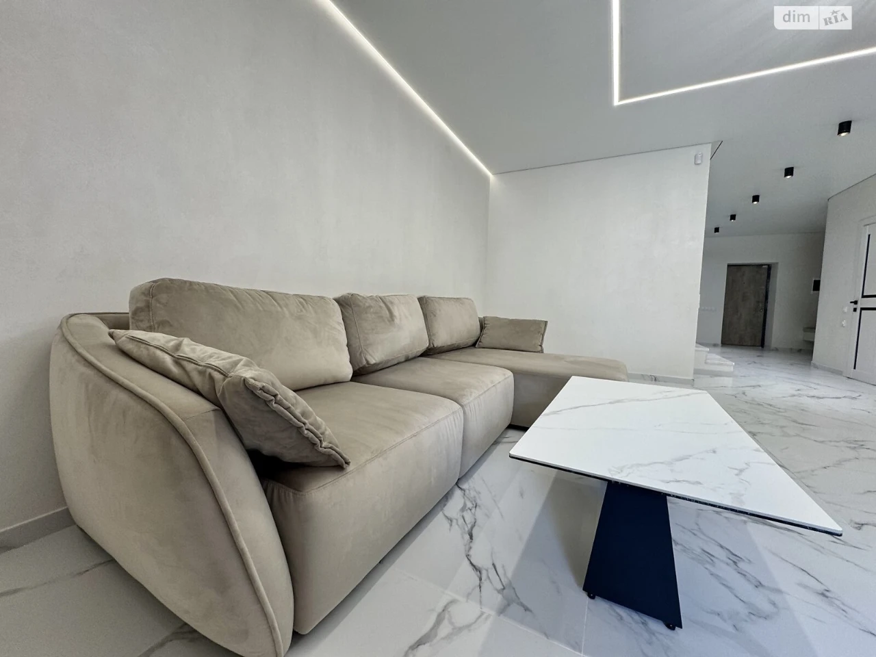 Long-Term Rental of Townhouse
