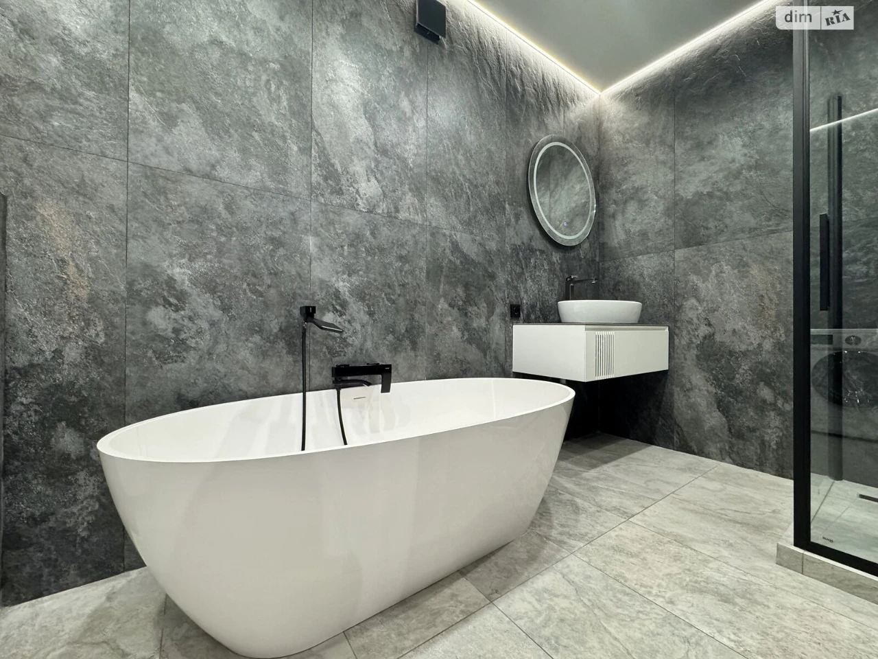 Long-Term Rental of Townhouse
