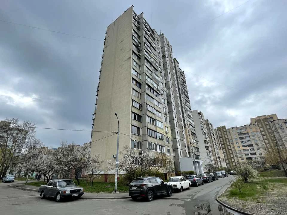 Apartment. Larisi Rudenko Street, Kyiv.