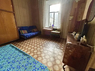 For sale, one-bedroom apartment in the center of Ekaterinenskaya.