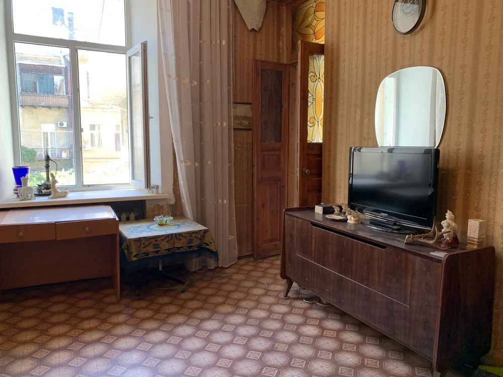 For sale, one-bedroom apartment in the center of Ekaterinenskaya.
