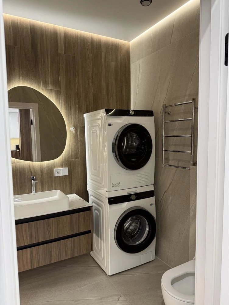 Sale of a designer 2-room apartment in "Elit Park" complex / 59m2