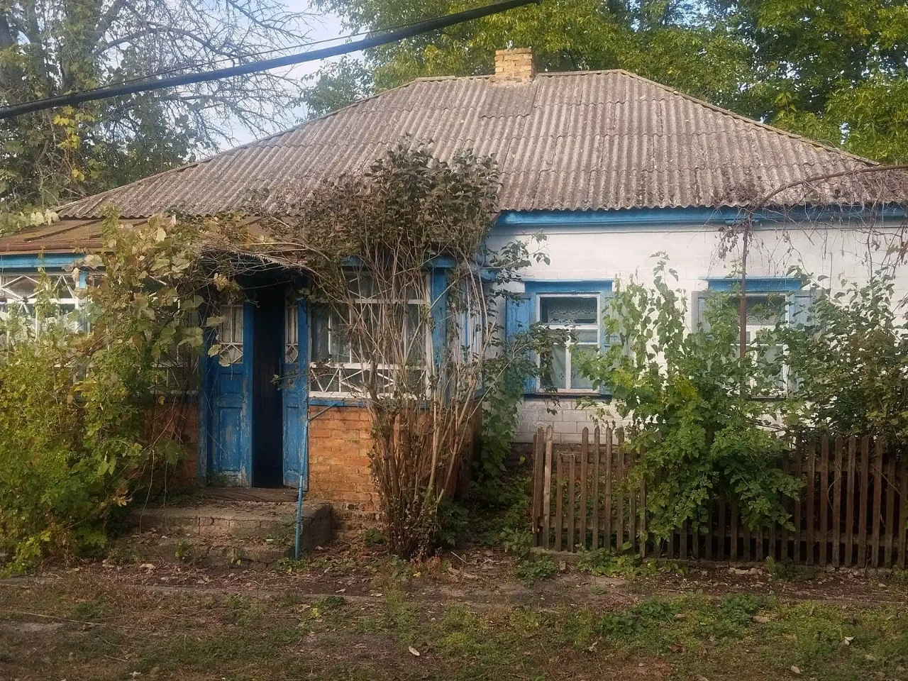 Sale of a house 2500 sq m 25 acres