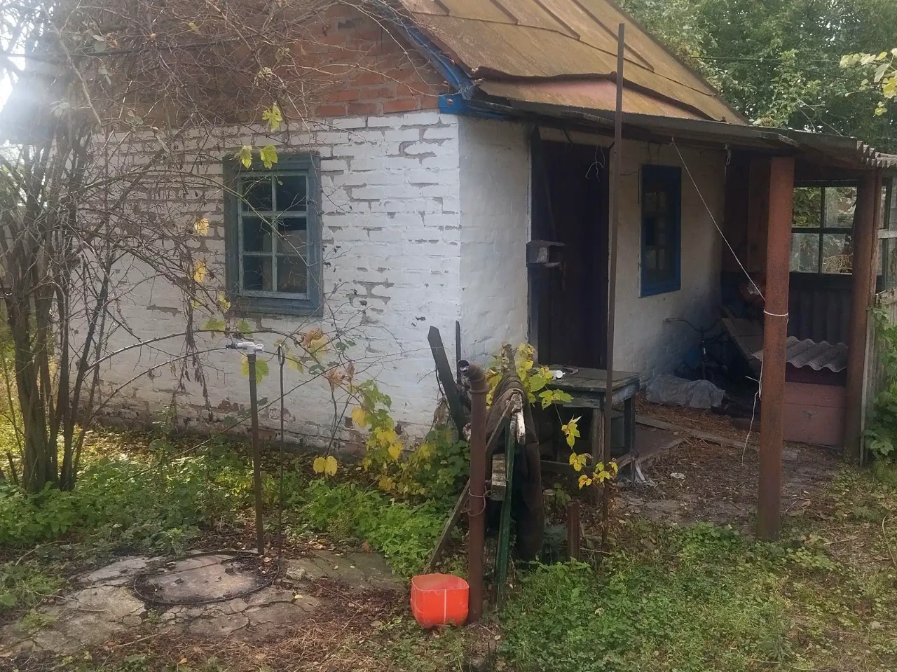 Sale of a house 2500 sq m 25 acres