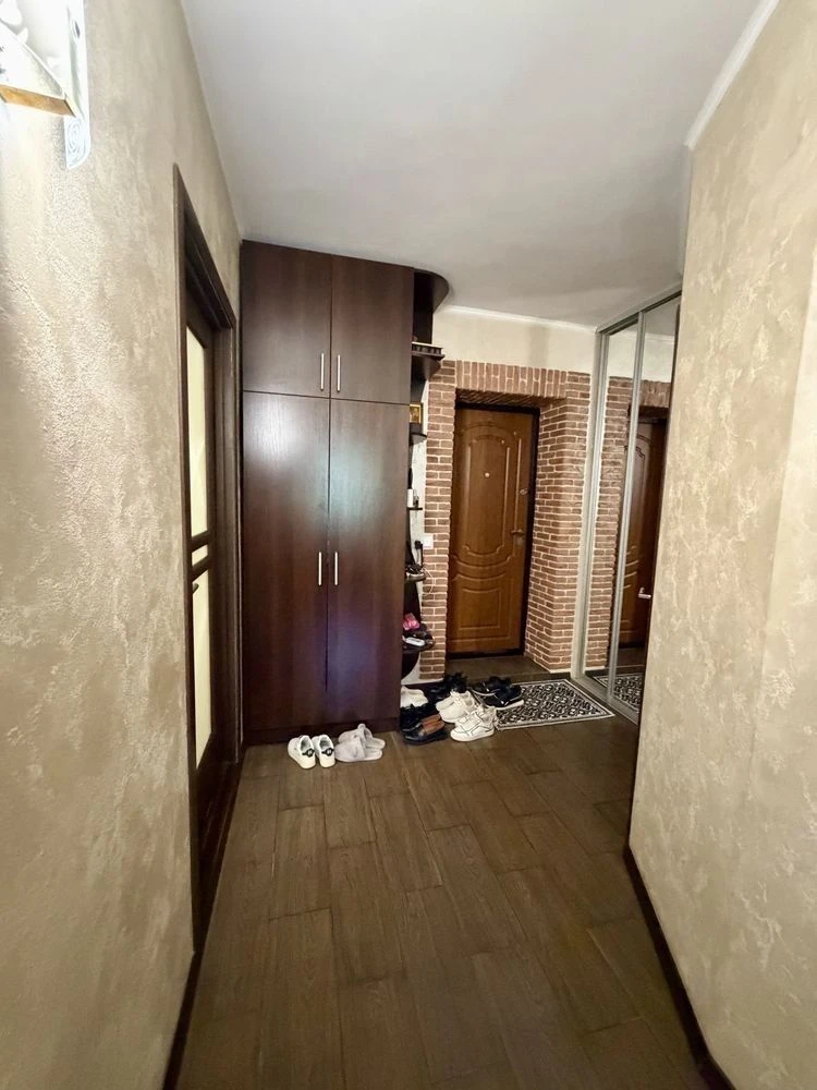 р 1-кімнатна квартира з сучасним ремонтом на Відінській