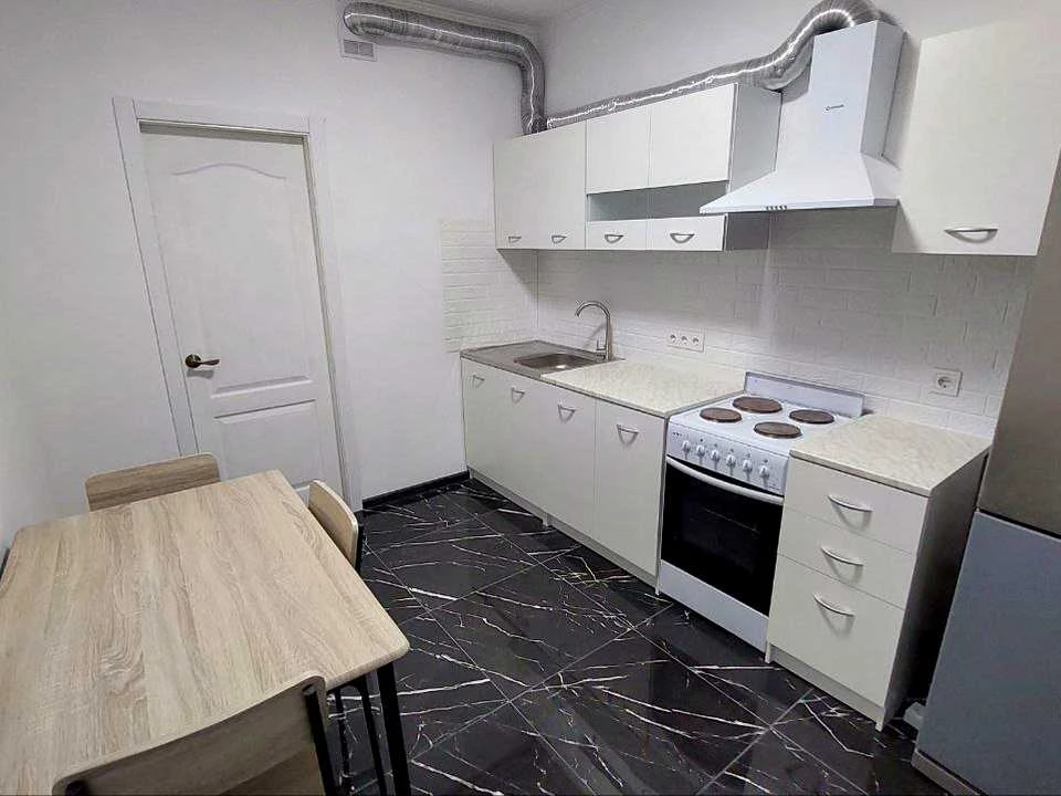 Apartment. Dragomanoava st., Kyiv
