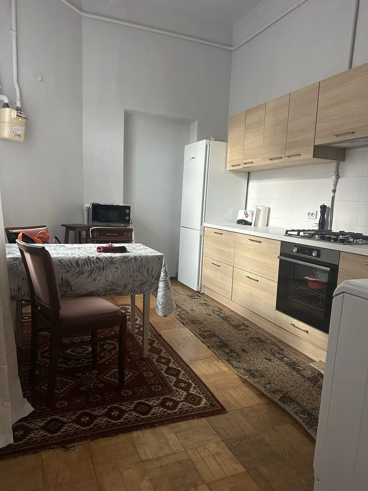 Продажа квартиры 2 комнаты ул. Б Хмельницкого (Подзамче)