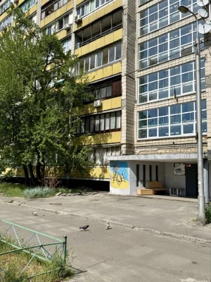 Продам 1к квартиру на Дарниці біля озера вулиця Горлівська