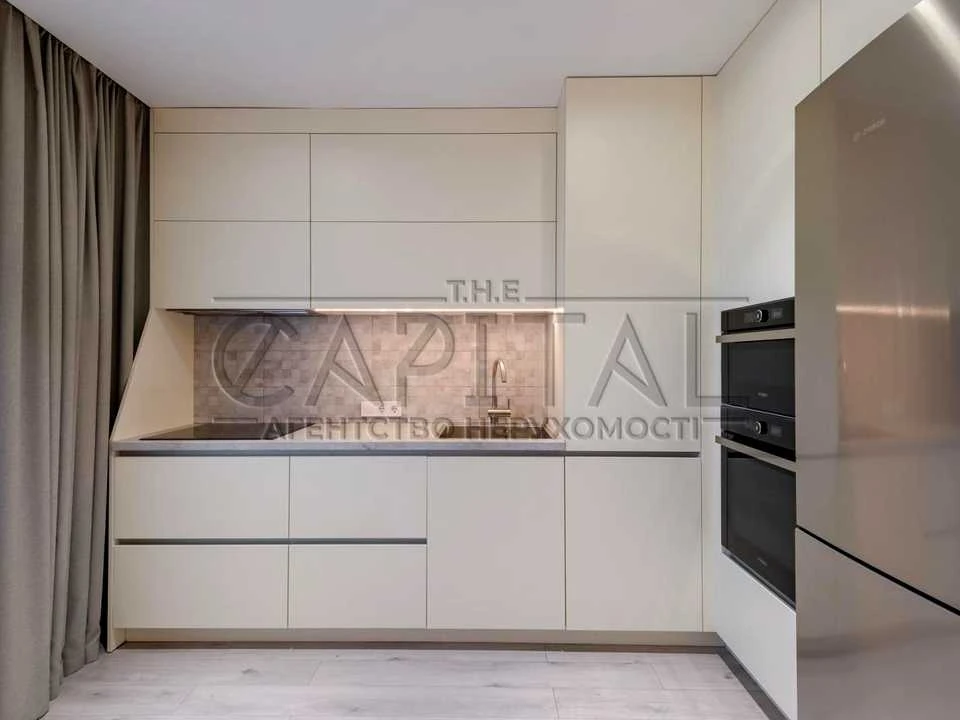 Apartment. Yasynuvat Street, Kyiv