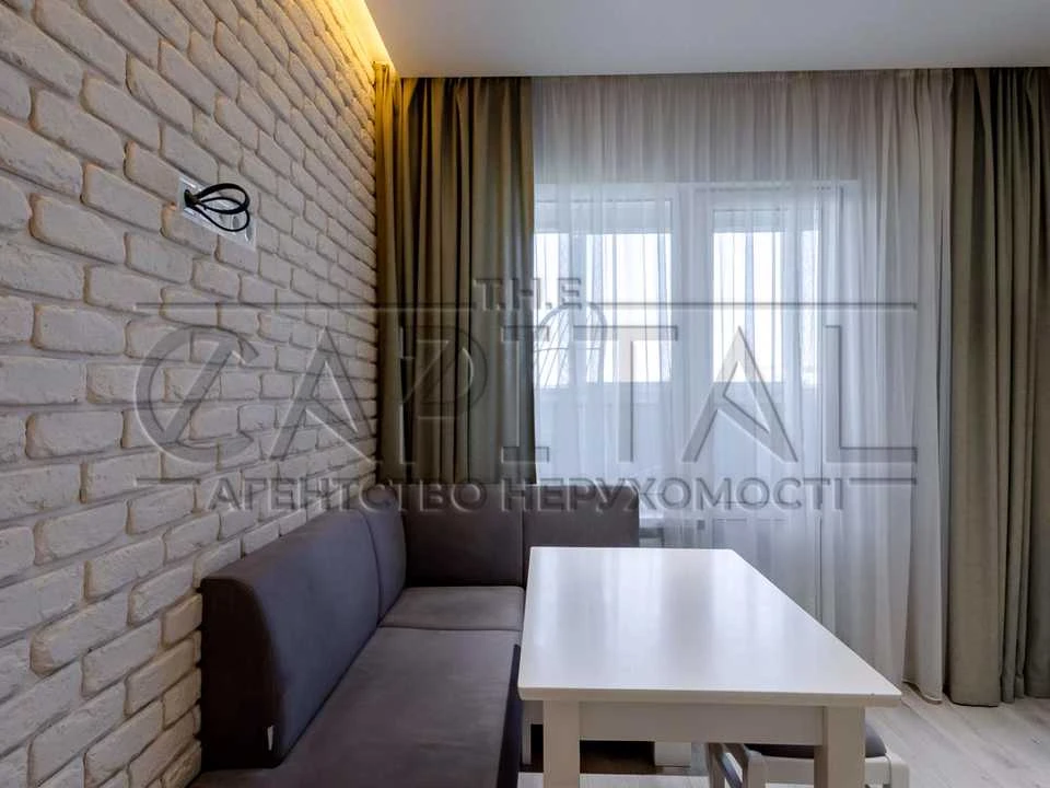 Apartment. Yasynuvat Street, Kyiv