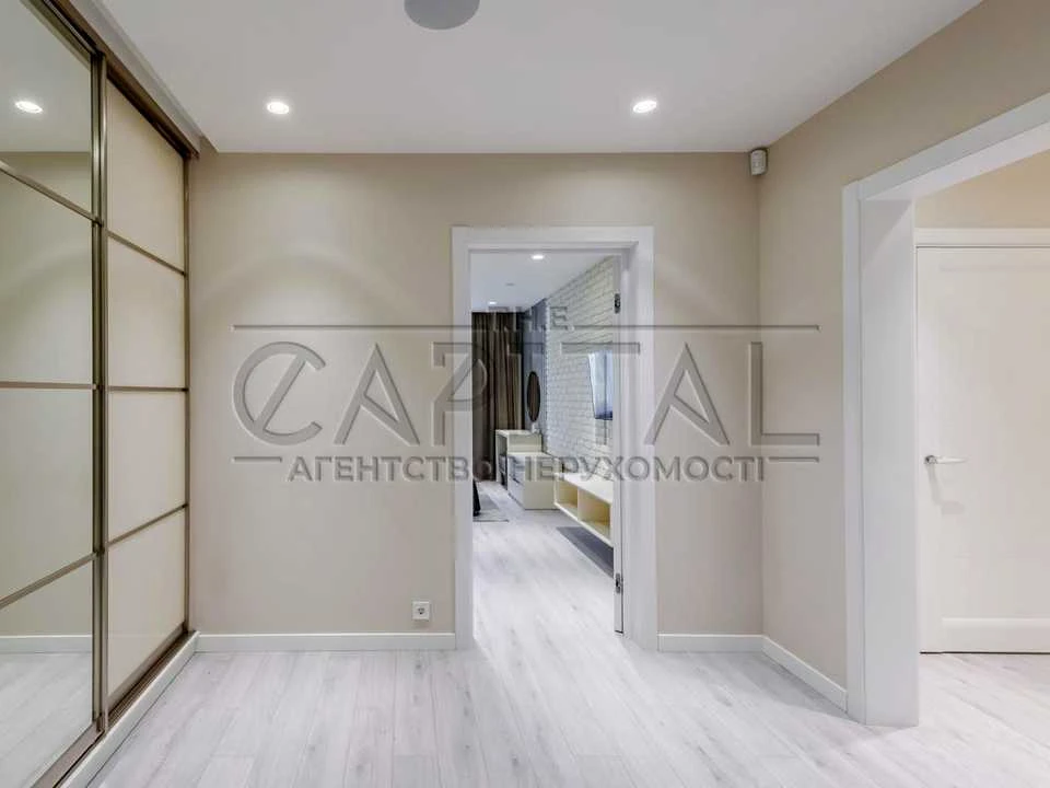 Apartment. Yasynuvat Street, Kyiv