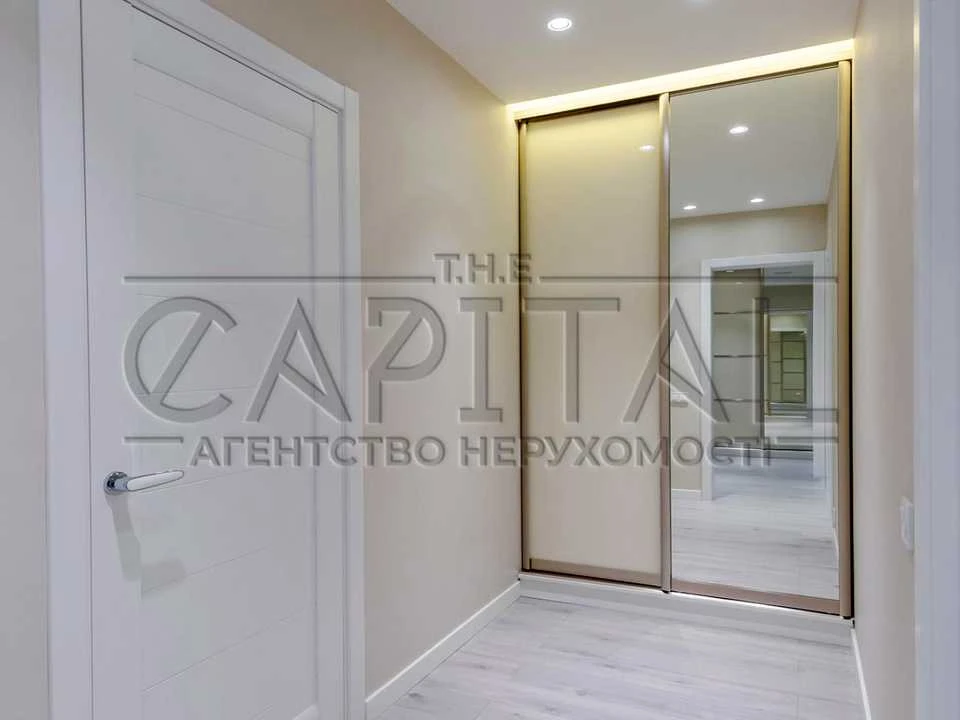 Apartment. Yasynuvat Street, Kyiv