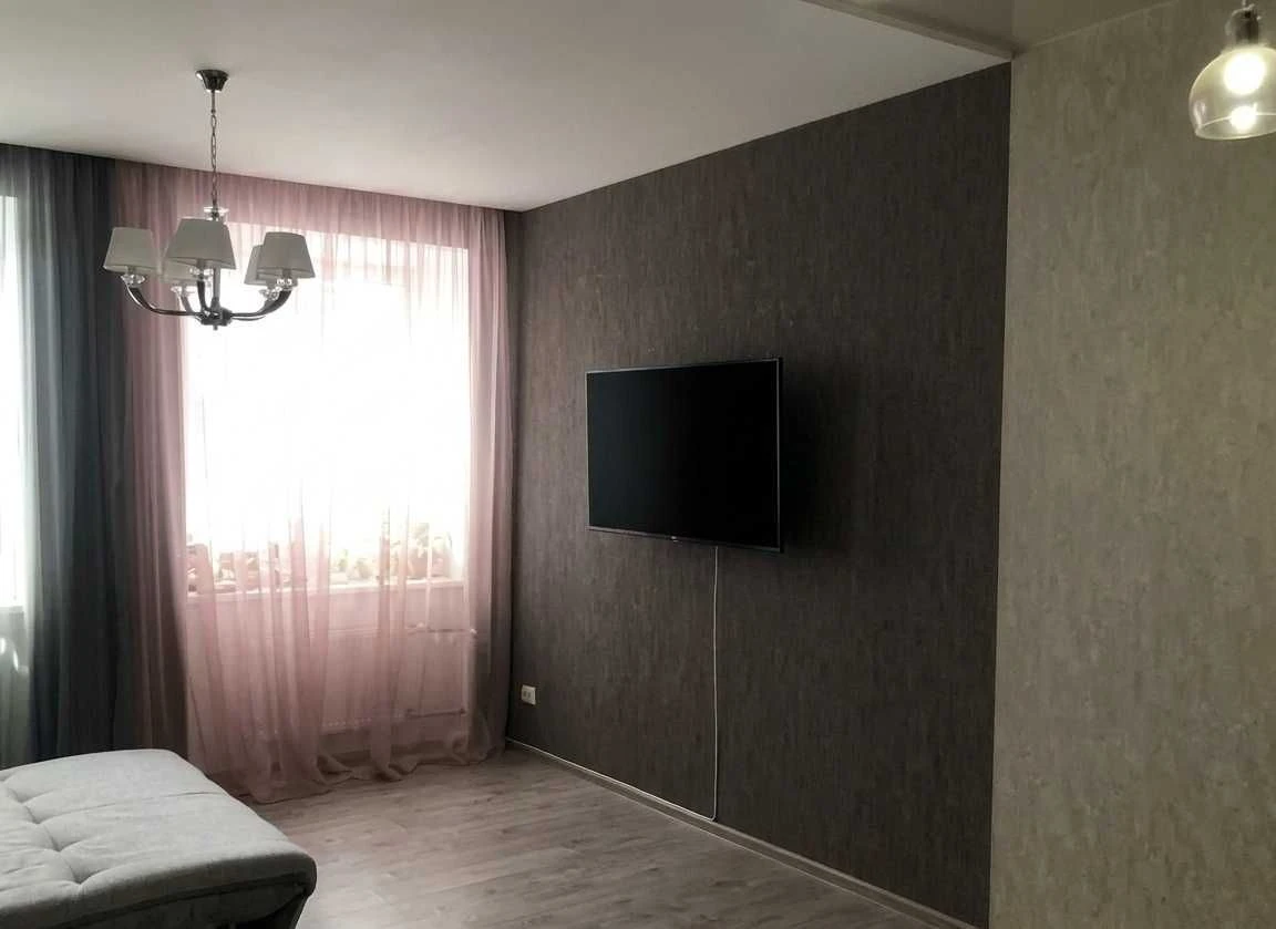 Продам 1к кв-ру з капітальним ремонтом в районі м. Левада