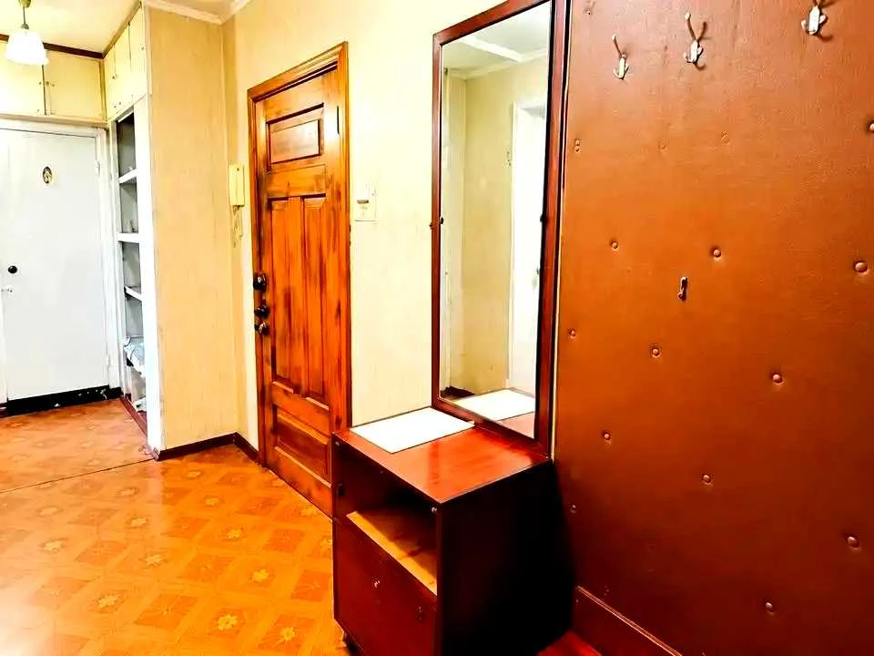 Квартира. Київ, Деміївська вул.