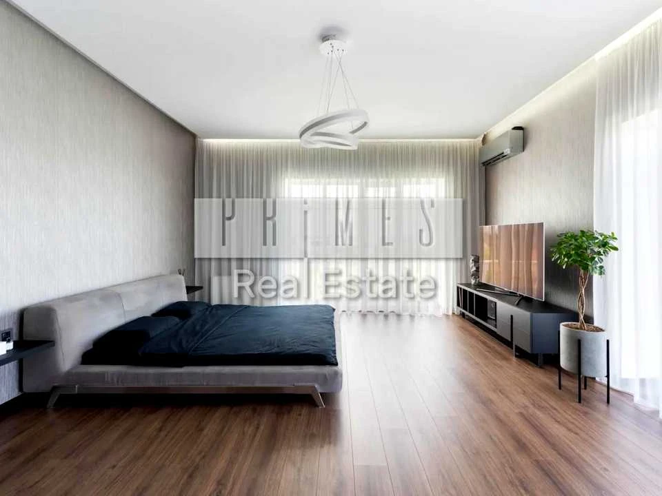 Apartment. Prince Volodymyr Monomakh Street, Kyiv