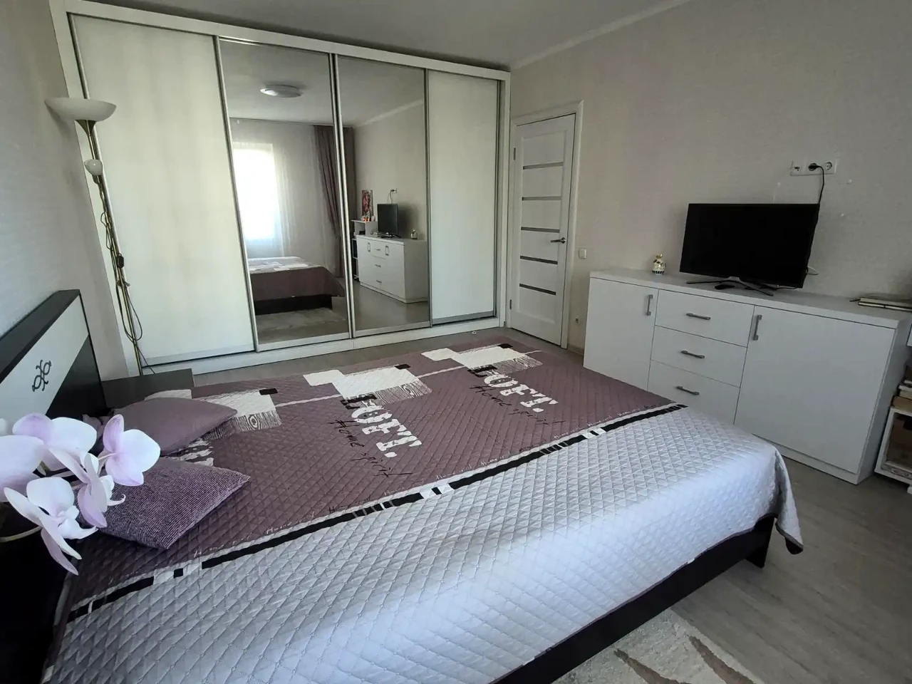 Sale of a 2-room apartment 66 sq m on the 11th floor