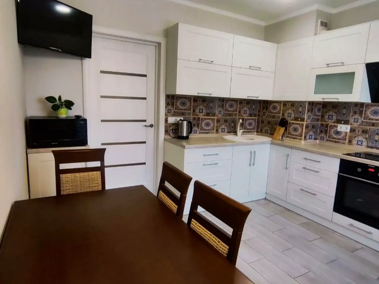 Sale of a 2-room apartment 66 sq m on the 11th floor