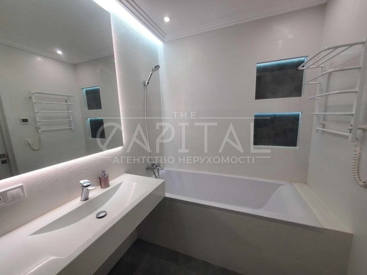 Sale of 3-room apartment in the "4 Seasons" residential complex, Maximovych Mykhaylo, Vasylkiv
