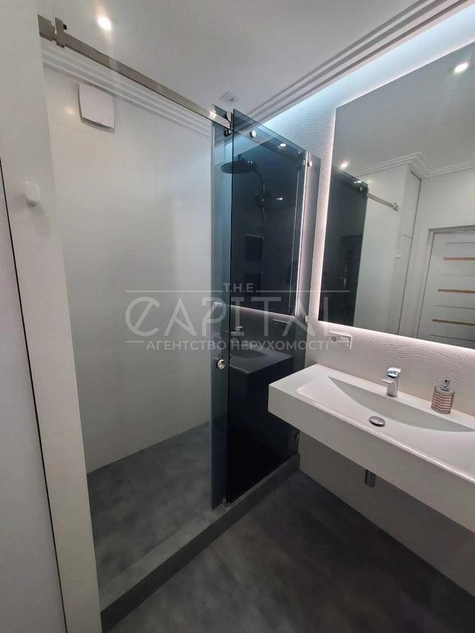 Sale of 3-room apartment in the "4 Seasons" residential complex, Maximovych Mykhaylo, Vasylkiv