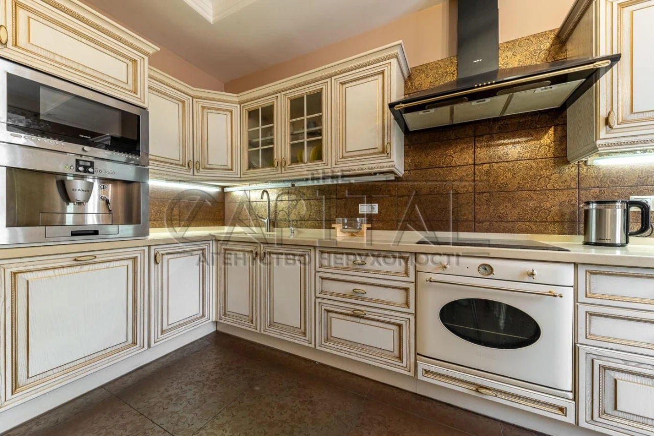 Apartment for Sale, Shekavitska Street, Podil
