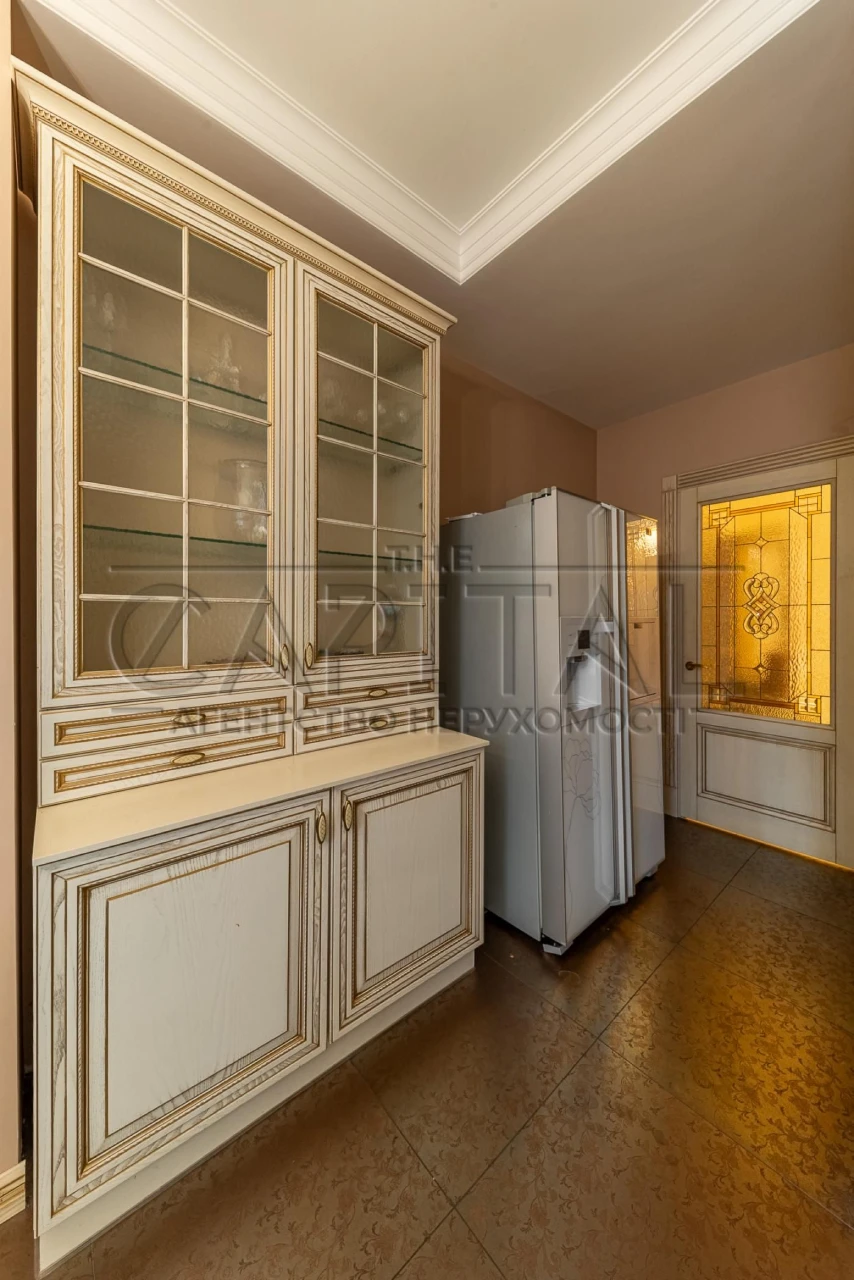 Apartment for Sale, Shekavitska Street, Podil