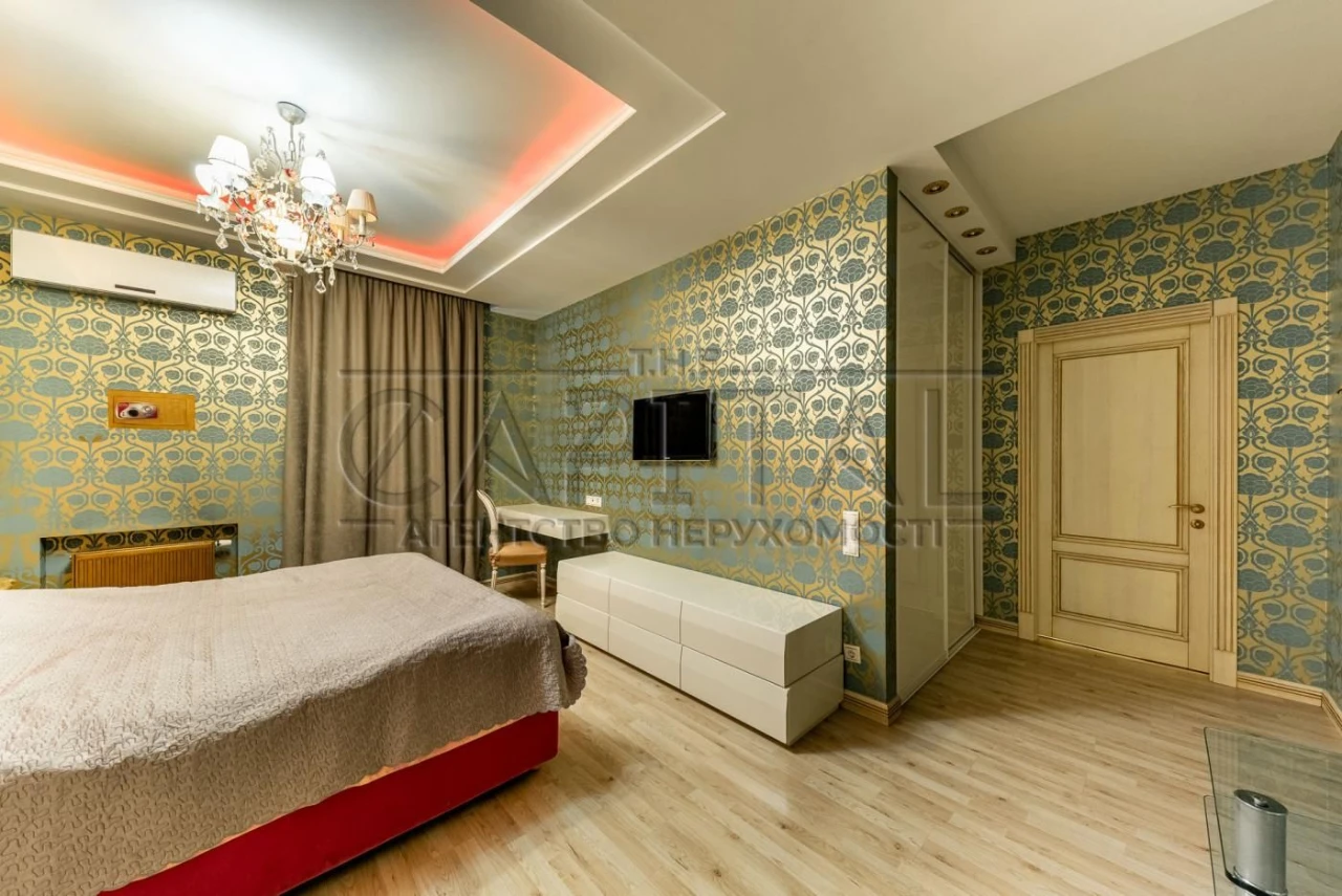 Apartment for Sale, Shekavitska Street, Podil