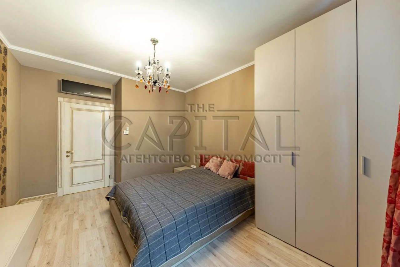 Apartment for Sale, Shekavitska Street, Podil