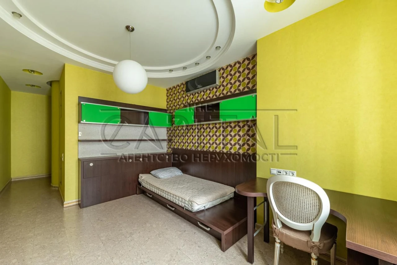 Apartment for Sale, Shekavitska Street, Podil