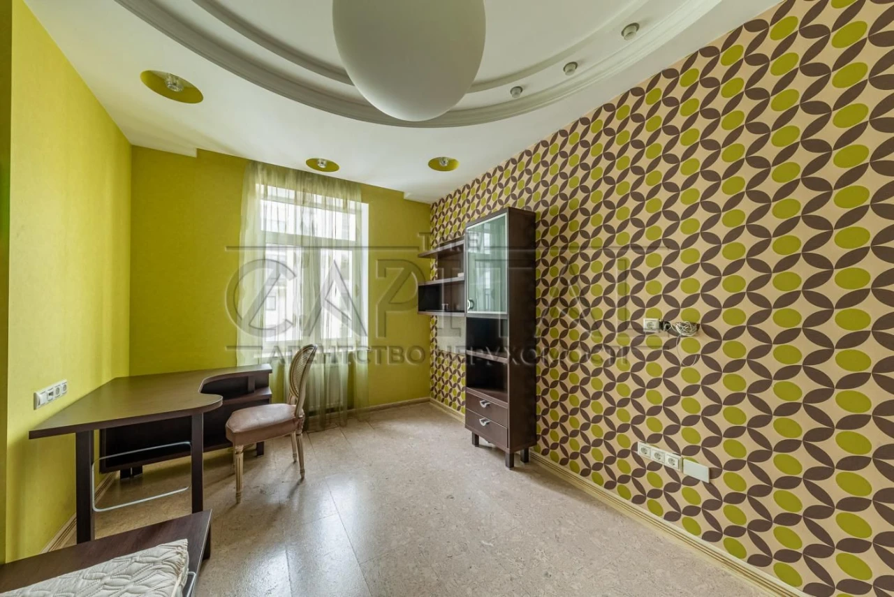 Apartment for Sale, Shekavitska Street, Podil