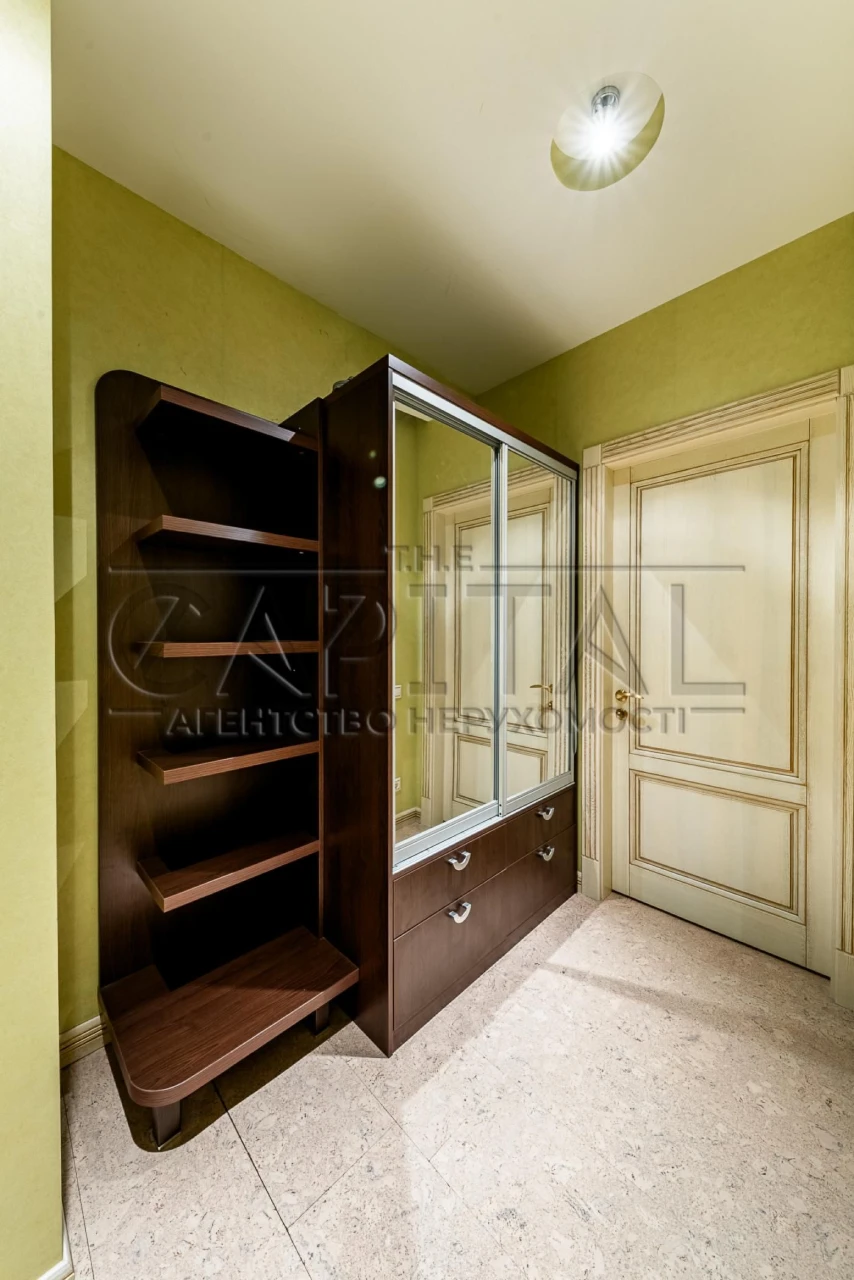 Apartment for Sale, Shekavitska Street, Podil