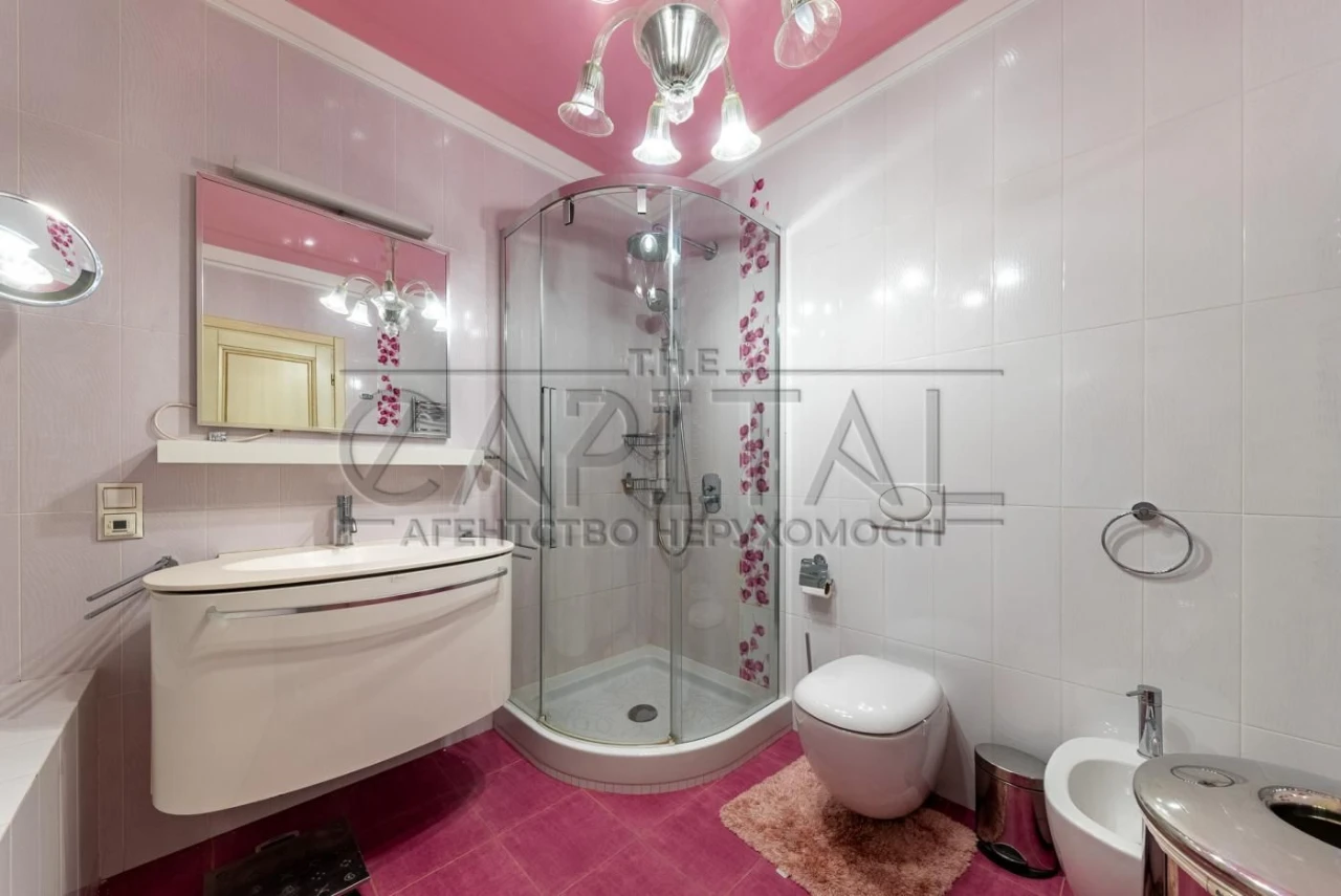 Apartment for Sale, Shekavitska Street, Podil