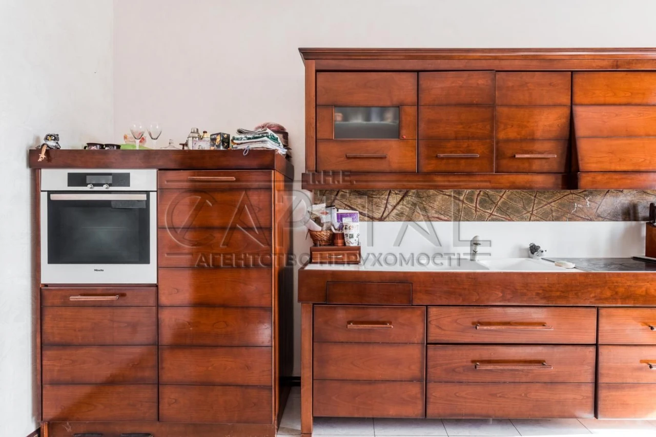 Sale of a 4-room apartment, вул. Kovpaka, Pechersky district, Center