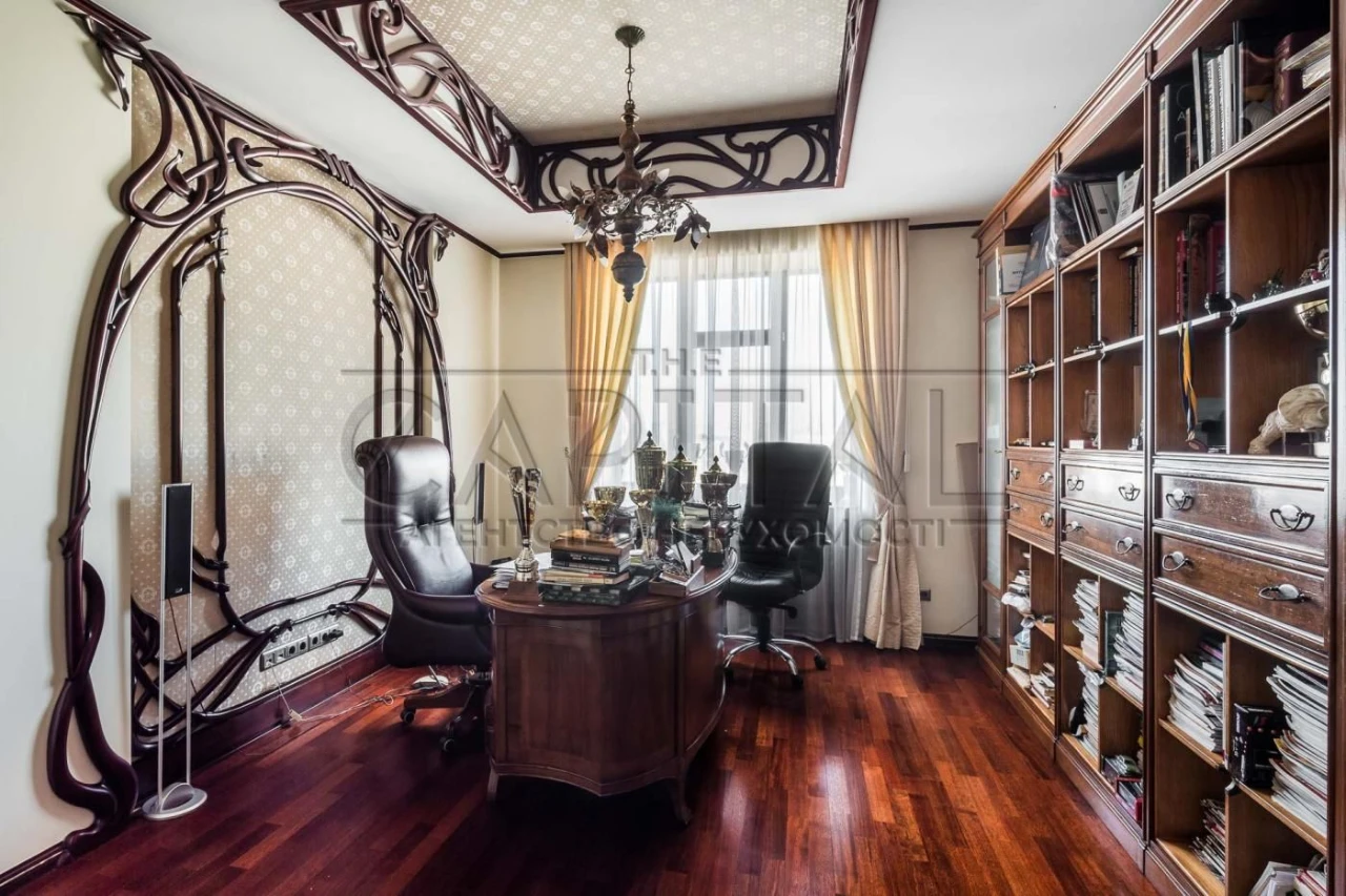 Sale of a 4-room apartment, вул. Kovpaka, Pechersky district, Center
