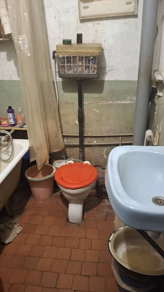 For Sale: 3 room apartment, M.Hol.Hora, 10 min.