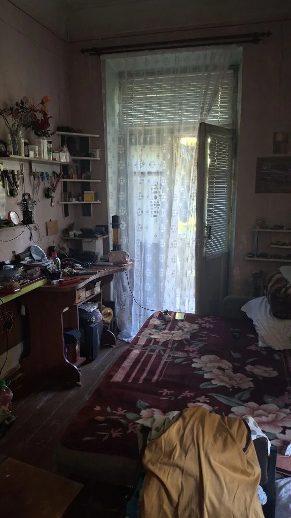 For Sale: 3 room apartment, M.Hol.Hora, 10 min.